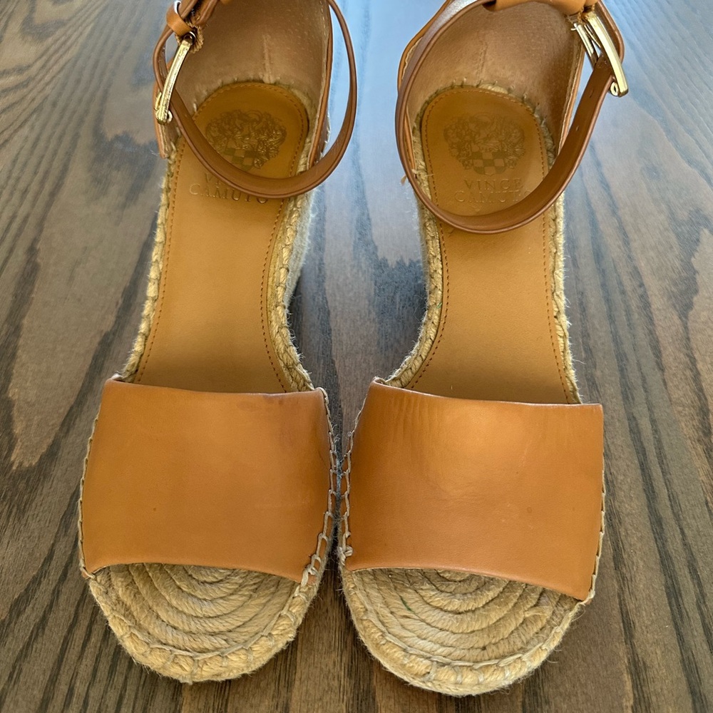 Vince Camuto Leera Espadrille wedge tan size 8